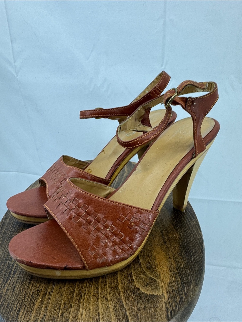 Vintage 1970s Farah Fawcett-style Woven Strappy Sandals w/ Chunky Wood Heels, 6